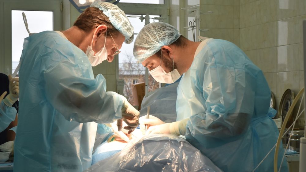 В Симферопольской клинической больнице скорой медицинской помощи №6 провели уникальную для региона нейрохирургическую операцию