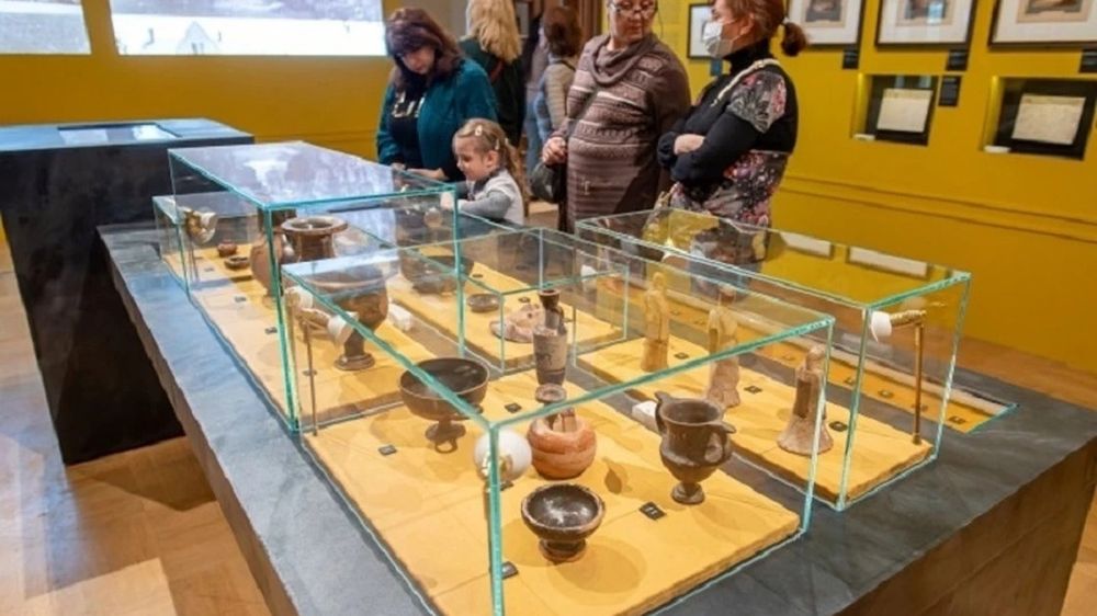 В Крыму опровергли украинский фейк о подготовке к вывозу музейных коллекций с полуострова