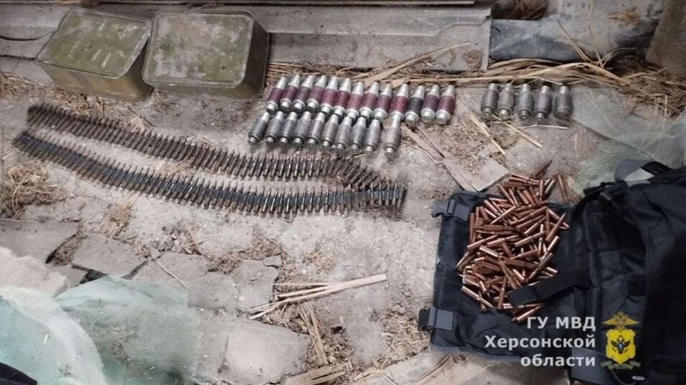 На Арабатской стрелке найден схрон с боеприпасами