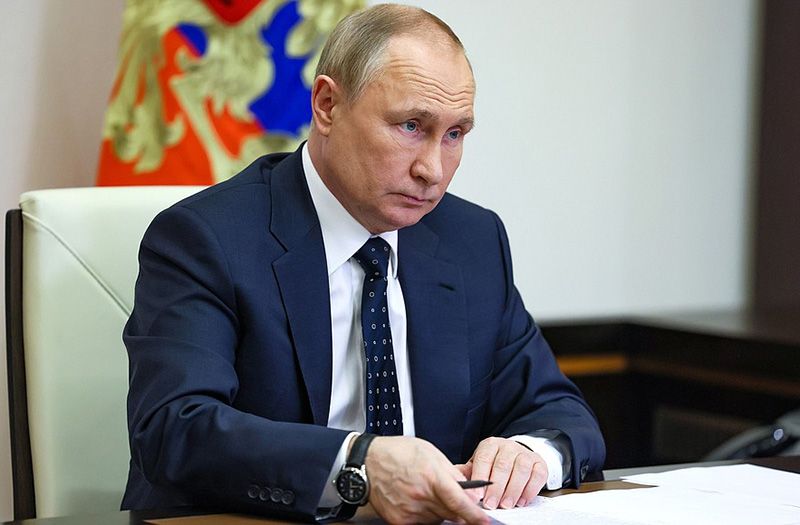 Владимир Путин подписал закон о федеральном бюджете на 2023-2025 годы