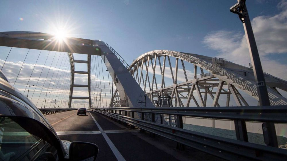Автомобильная часть Крымского моста открыта для движения