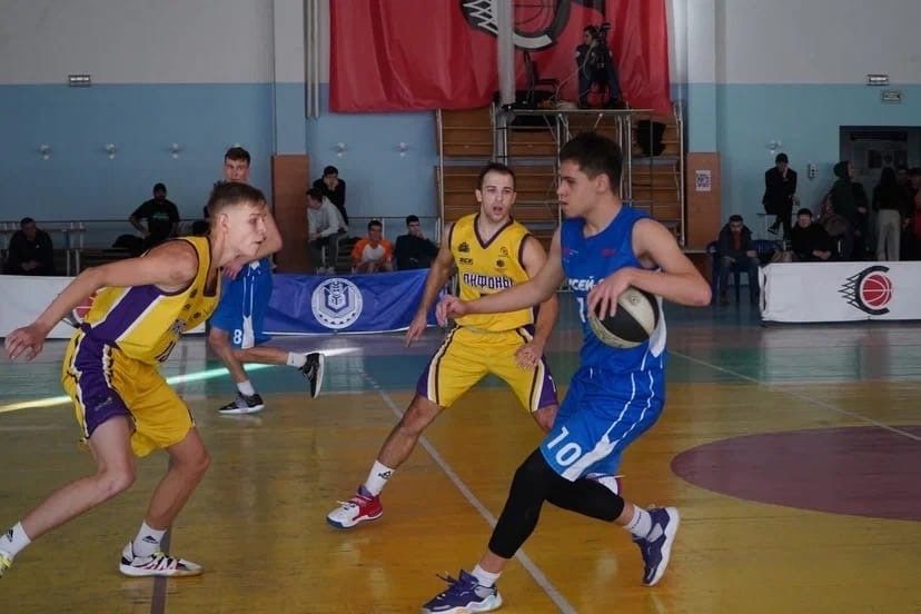 Крымские баскетболисты выиграли три матча подряд