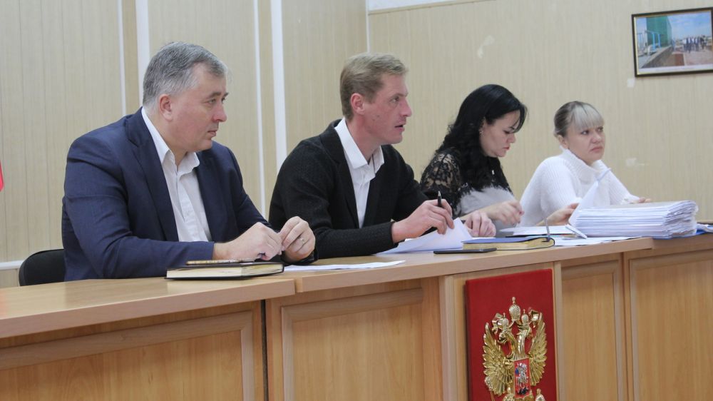 Иван Юрченко провел очередное заседание комиссии по делам несовершеннолетних и защите их прав