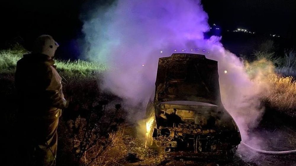 Под Бахчисараем вечером 5 декабря сгорела легковушка