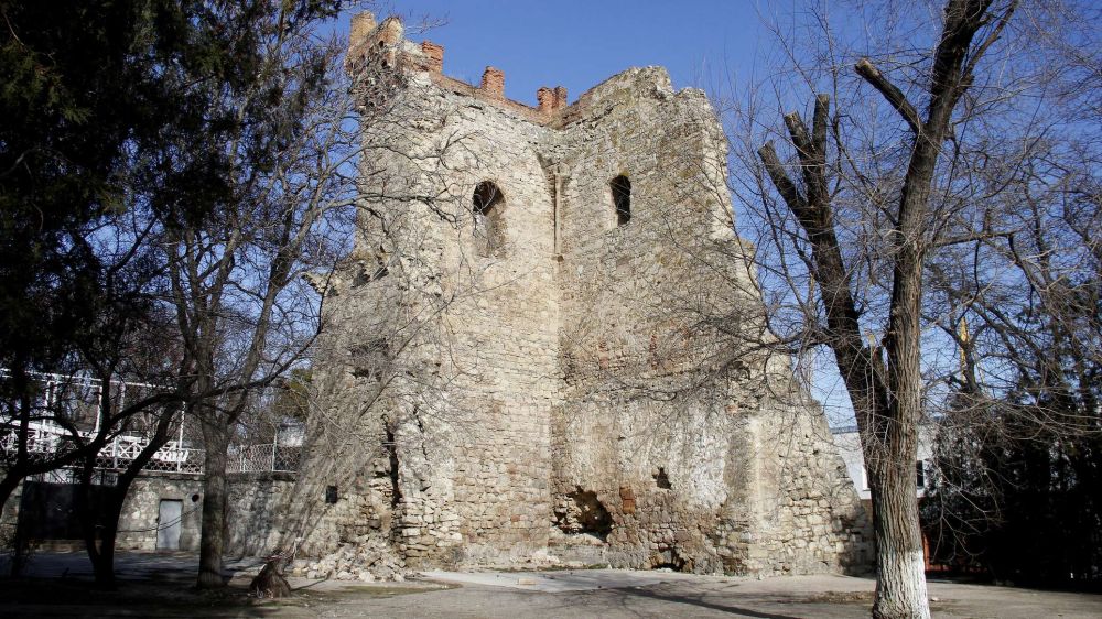 Умирающее наследие: что с древней Башней Константина в Феодосии