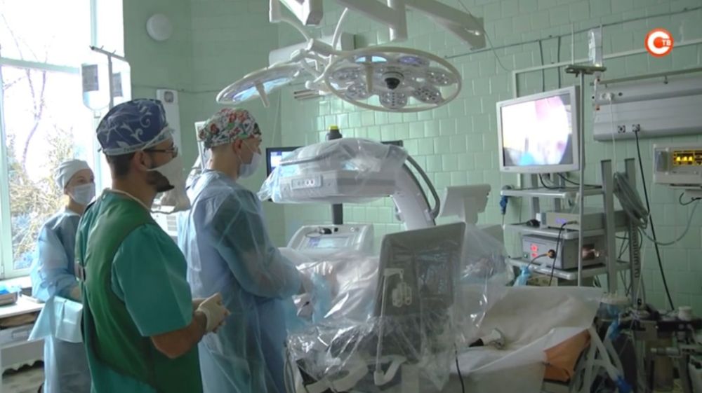 Восемь крымских больниц получили медоборудование на 660 млн рублей
