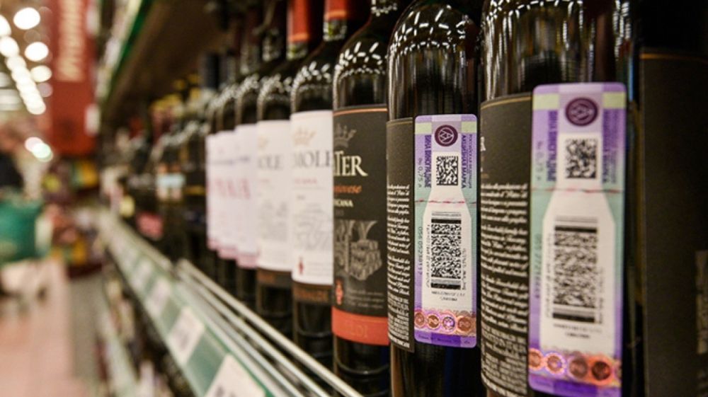 Минпром Крыма призывает не приобретать алкогольные напитки в организациях торговли без лицензий