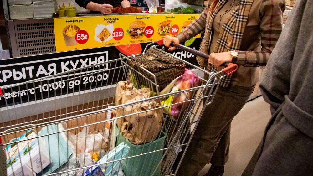 Сложная логистика: ждать ли роста цен и исчезновения товаров в Крыму