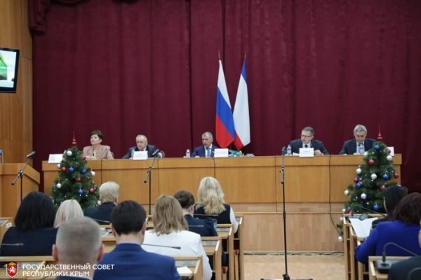 Крымский парламент завершил осеннюю сессию