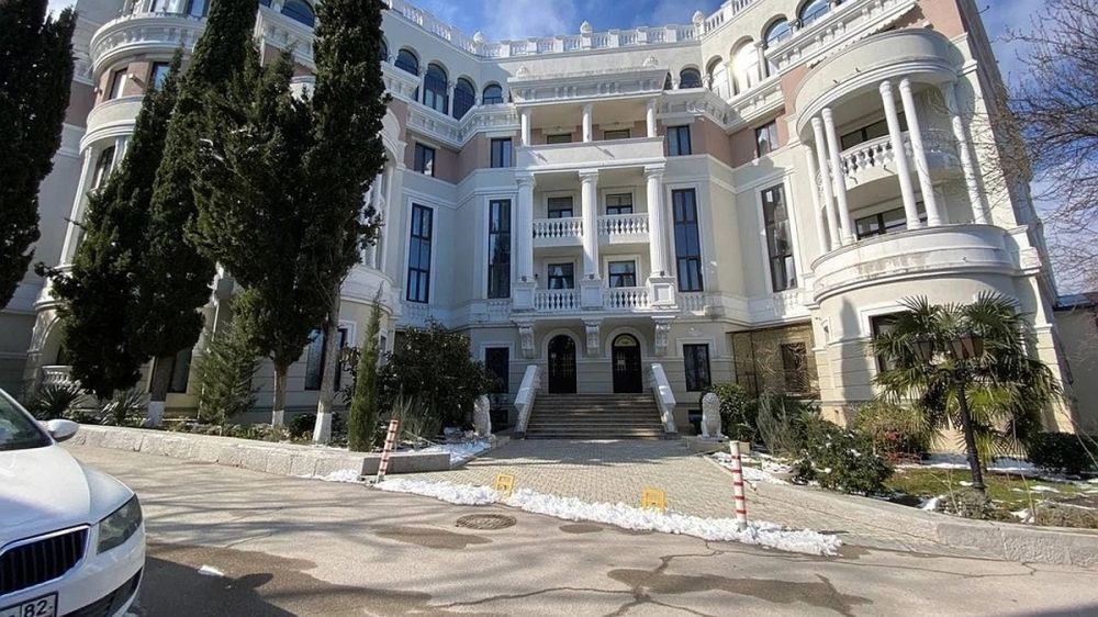 Аксенов заявил, что квартиру Зеленского в Крыму национализируют