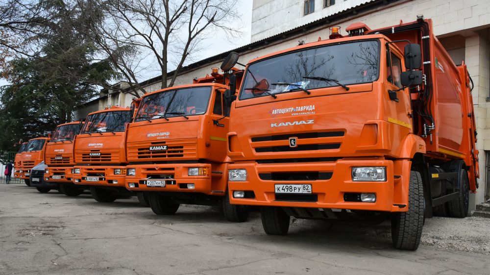 Состоялась поставка 25 единиц новой спецтехники для ГУП РК «Крымэкоресурсы»