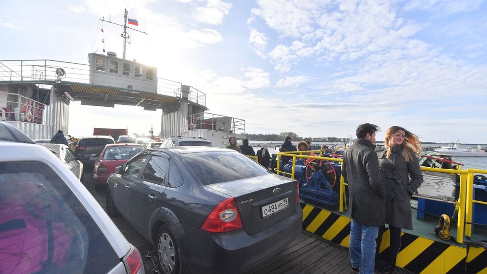 Керченская паромная переправа в новогодние праздники будет работать в  штатном режиме - Лента новостей Крыма