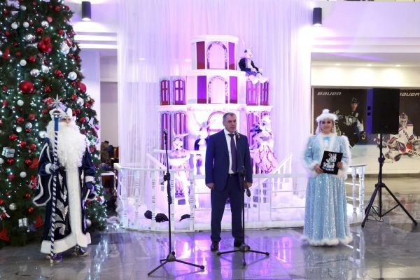 В рамках Парламентской ёлки для детей из всех муниципальных образований Крыма передадут более 500 сладких подарков