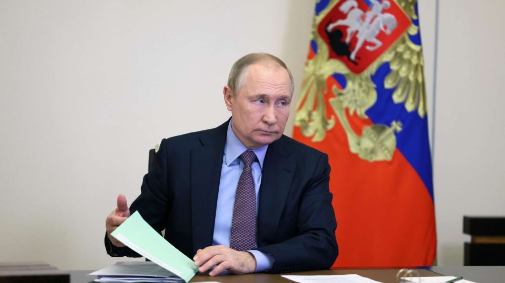 Путин разрешил расчеты в валюте с недружественными странами