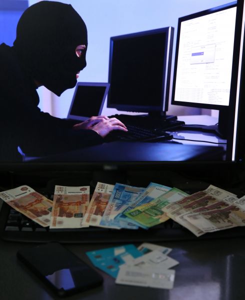 В Крыму за неделю новогодних выходных граждане отдали мошенникам более двух миллионов рублей