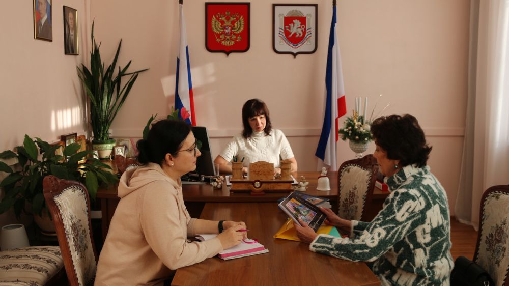 Министр культуры провела встречу с крымской писательницей