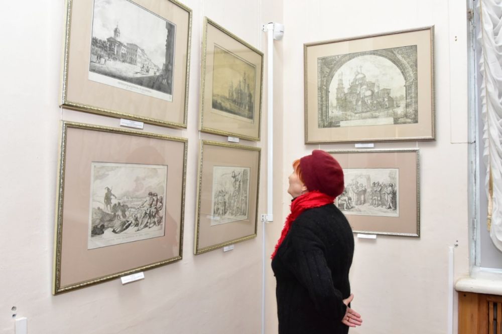 Выставка к 410-летию дома Романовых открылась в Симферополе