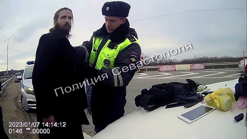 Севастопольские автоинспекторы задержали находящегося в федеральном розыске красноярца
