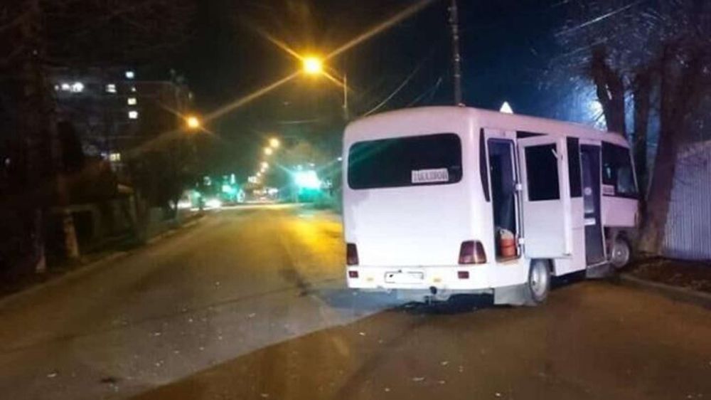 Автобус столкнулся с авто в Краснодарском крае: десять пострадавших