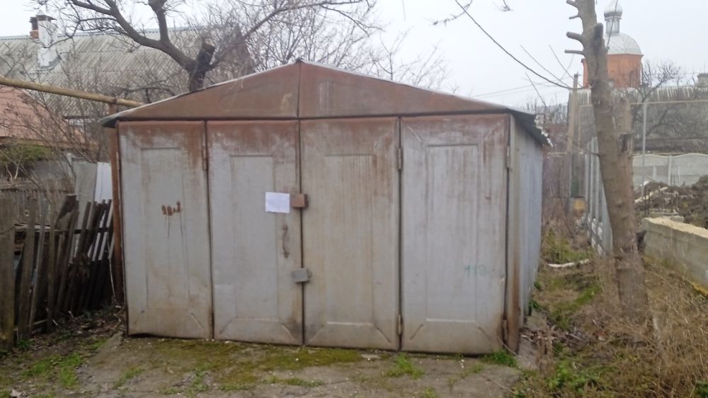 Вниманию владельца металлического гаража, расположенного по адресу: г. Феодосия, ул. Первушина, район д. 16-А
