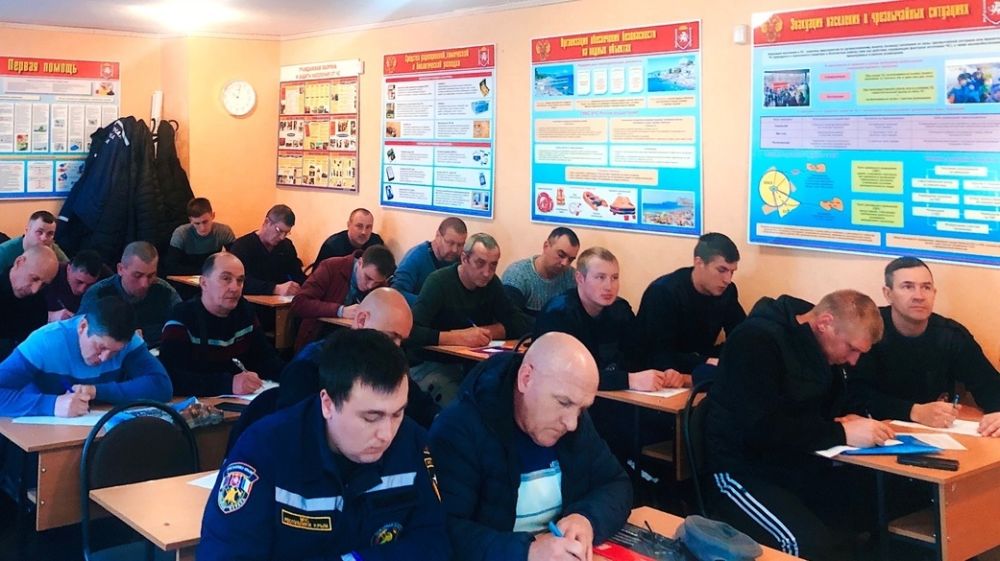 39 сотрудников ГКУ РК «Пожарная охрана Республики Крым» проходят курс профессиональной подготовки по профессии «Пожарный»