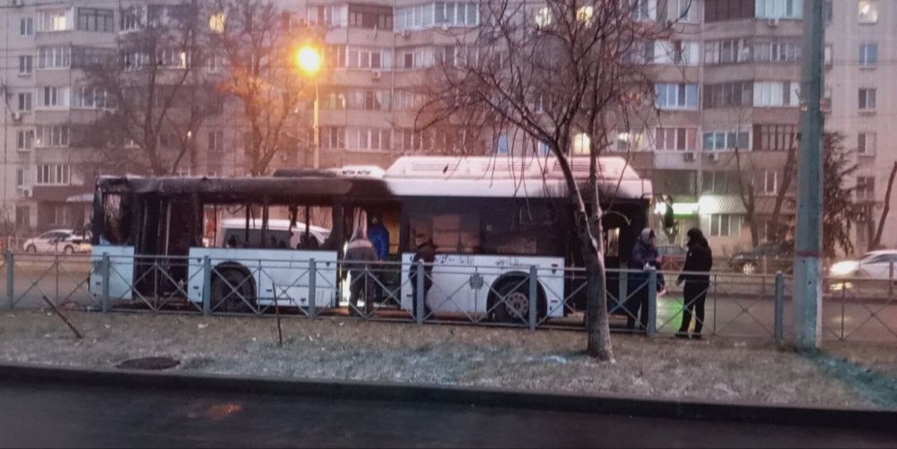 В Симферополе рано утром сгорел автобус