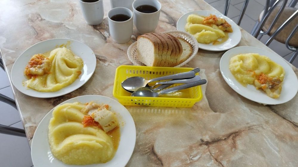 В Симферопольской школе проверили качество питания после видео с заплесневелым картофелем в столовой