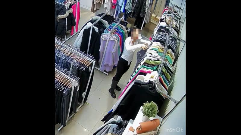 В Симферополе разыскивают девушку, укравшая кофту в магазине