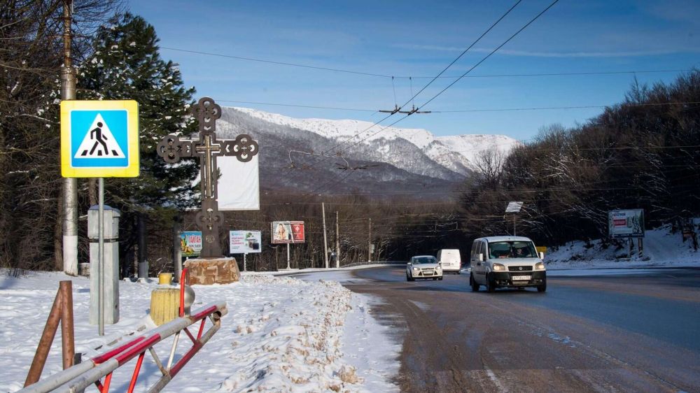 На Ангарском перевале и Ай-Петри в Крыму дежурят спасатели