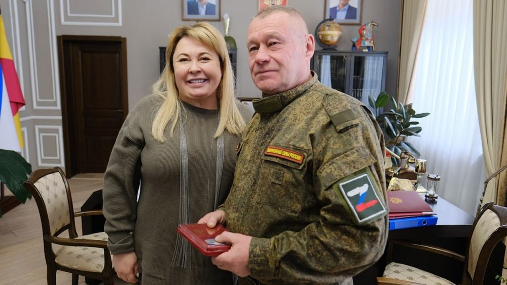 В Ялте вручили медаль «За отвагу» 66-летнему герою СВО Василию Воронову