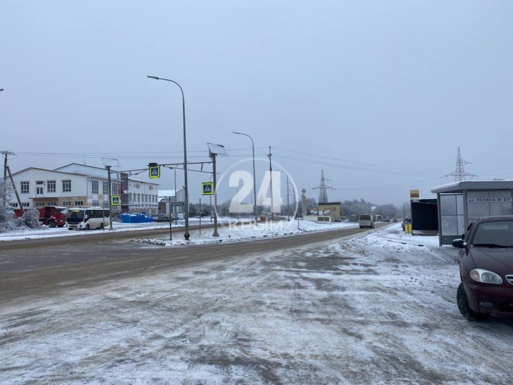 На дорогах Старого Крыма 6 февраля образовалась ледяная корка