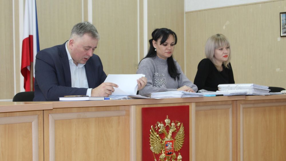 Состоялось заседание комиссии по делам несовершеннолетних и защите их прав Симферопольского района