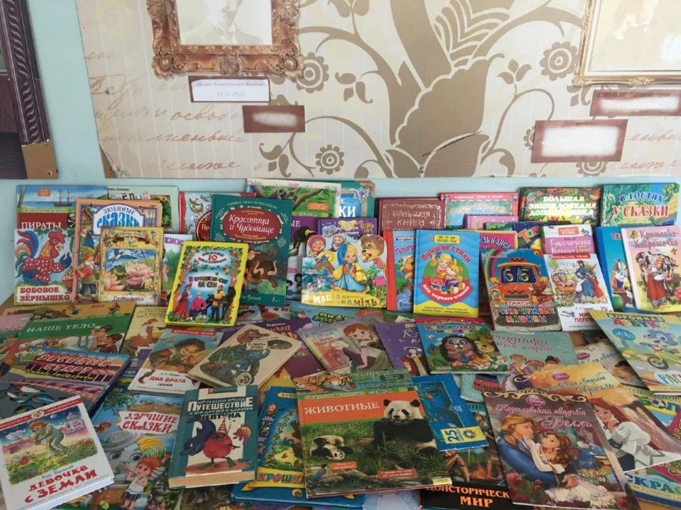 В Крыму студенты собирают книги для библиотек детских домов