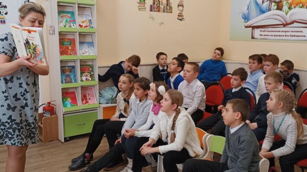 В Республиканской детской библиотеке им. В.Н. Орлова стартовал проект «Книжный парад Победы»