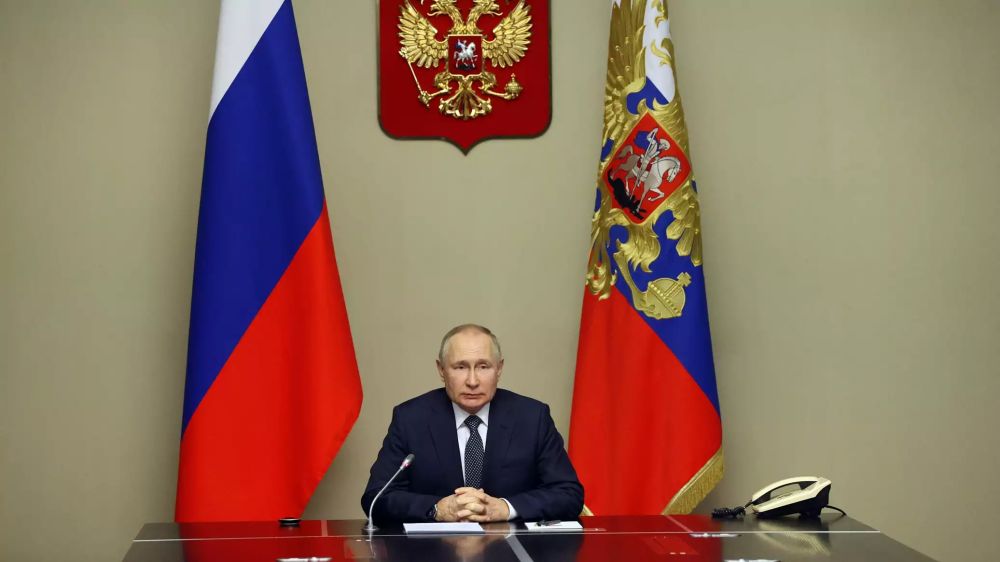 Путин провел оперативное совещание с Совбезом