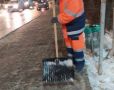 450 дворников вышли на уборку снега в Симферополе