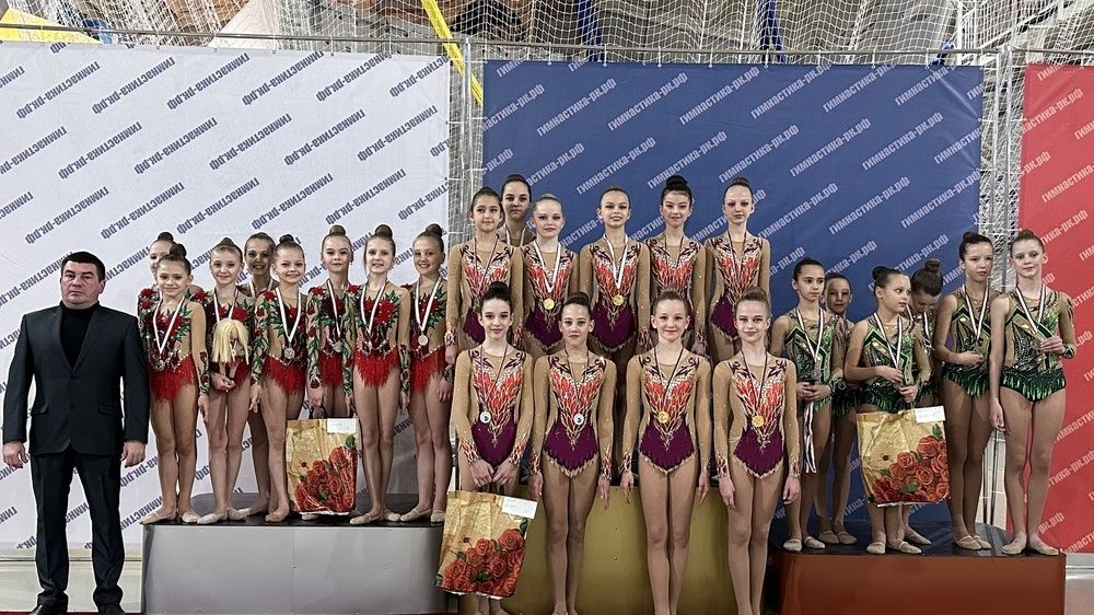 200 спортсменов приняли участие в Открытом чемпионате и первенстве Симферополя по эстетической гимнастике