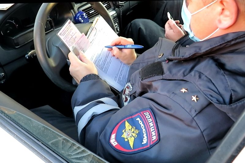 В Севастополе задержали нетрезвого водителя, управлявшего большегрузом без прав