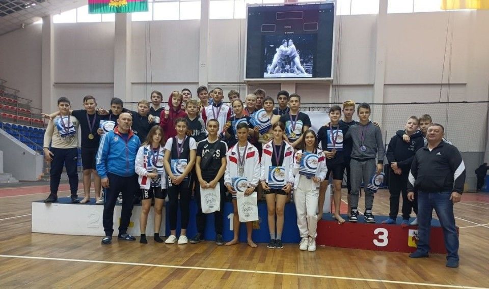 Крымские сумоисты выиграли 9 золотых медалей на Первенстве ЮФО по сумо среди юношей и девушек