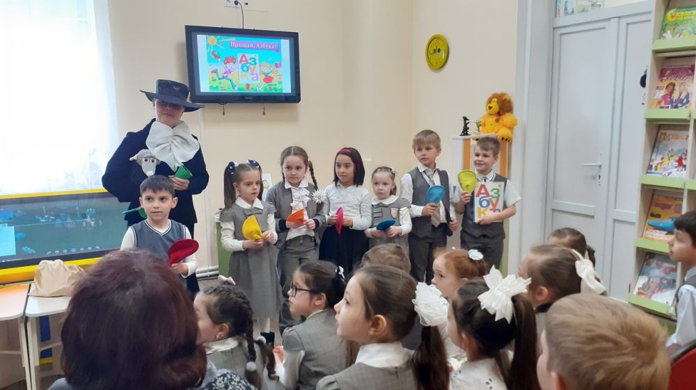 Детская библиотека им. В.Н. Орлова проводит традиционные литературные праздники «Прощание с Азбукой»