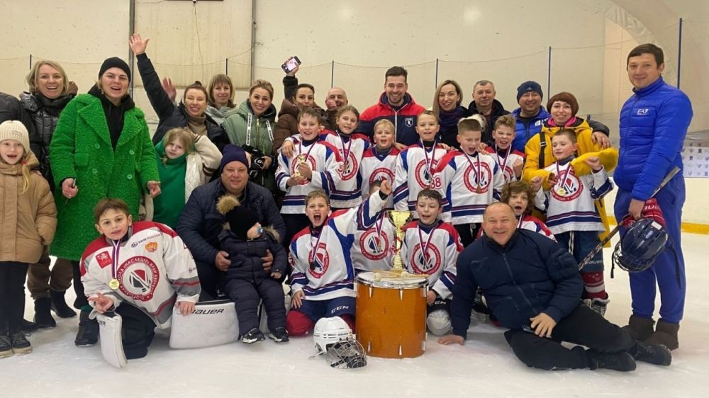 Хоккейная команда школы «Наследие» стала абсолютным победителем в турнире «Южный лед»