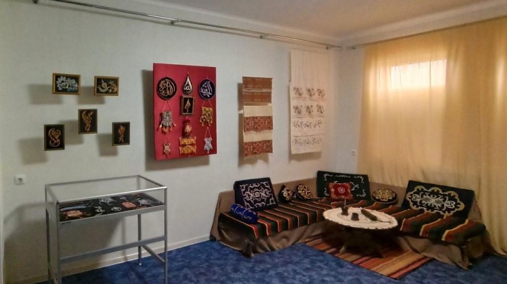 В Старом Крыму представлена выставка «Хатыра. История, отраженная в выставке»