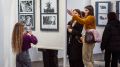 В галерее Крымского театра юного зрителя представлена выставка художника-графика Антона Осинцева