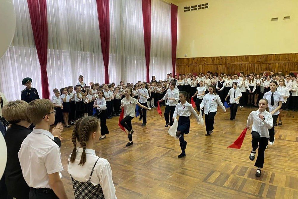 Симферополь школа мбоу сош 5 школа. Симгим 25 симферополь. Директор 25 школы симферополь. Мбоу сош 23 симферополь. Академическая гимназия симферополь.