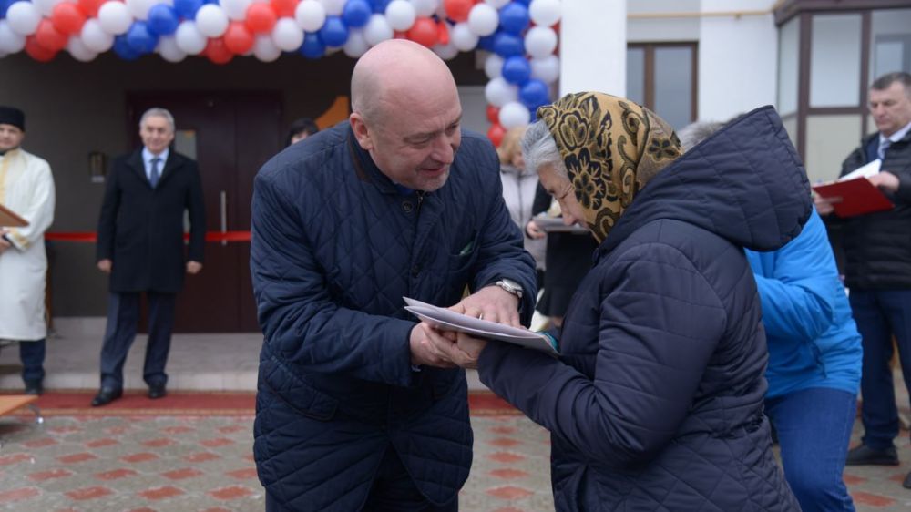 Ключи от квартир в Евпатории получили граждане из числа реабилитированных  народов Крыма - Лента новостей Крыма