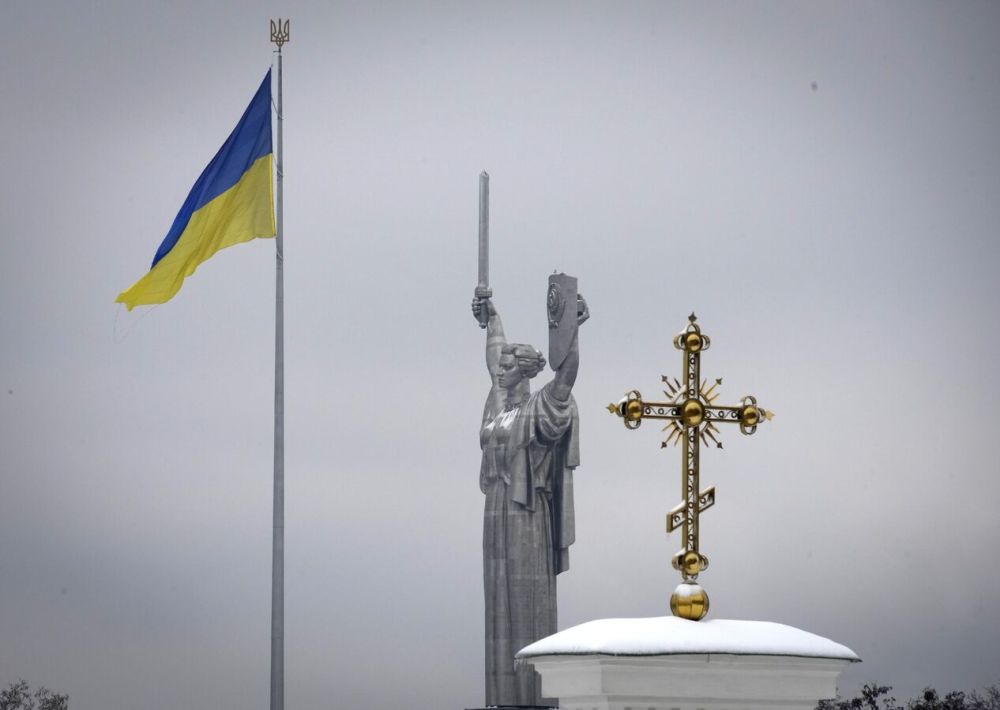 Синод УПЦ вывел из состава главу ушедшей в РПЦ Крымской епархии