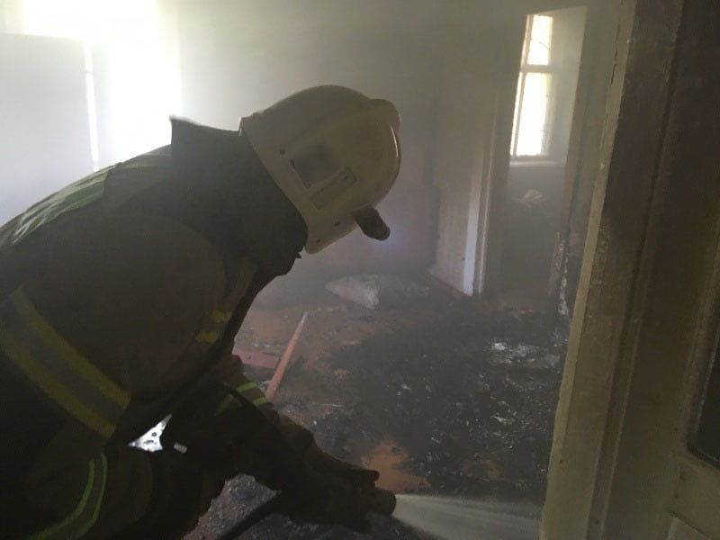 25 человек тушили пожар в Симферополе, на котором погибли три человека