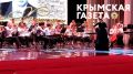 Вот так сейчас крымчане принимают на главной сцене Симферополя музыкальную  классику
