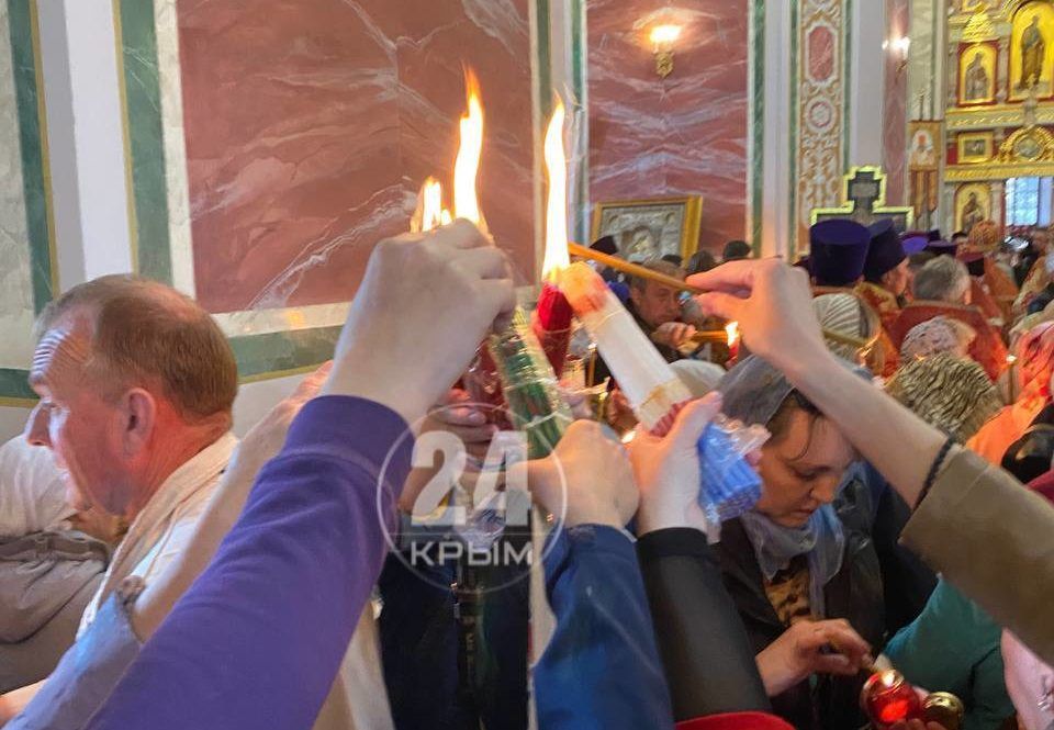 В Симферополь доставили Благодатный огонь - Лента новостей Крыма