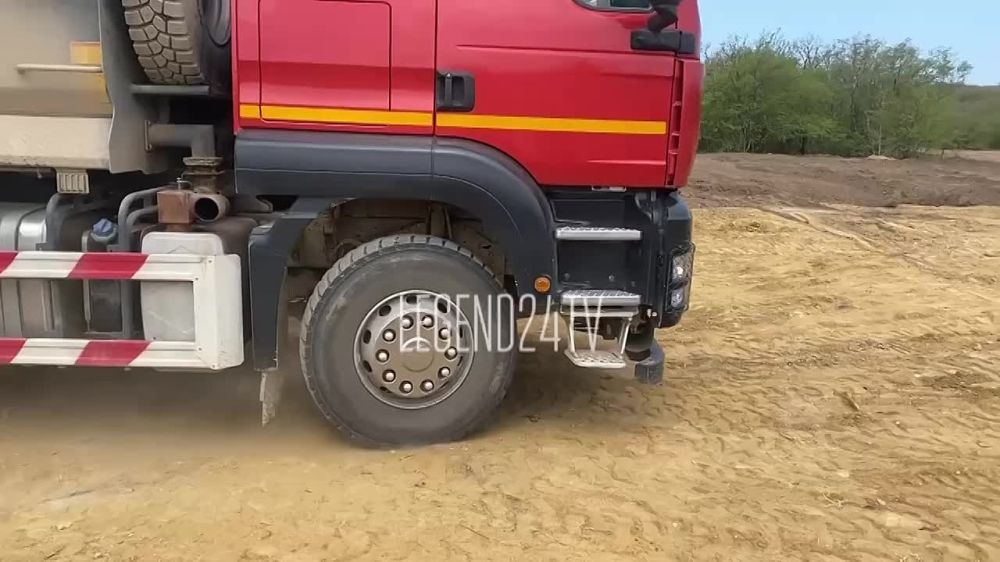 На место бывшей свалки на Суздальских высотах завезли плодородный грунт ...